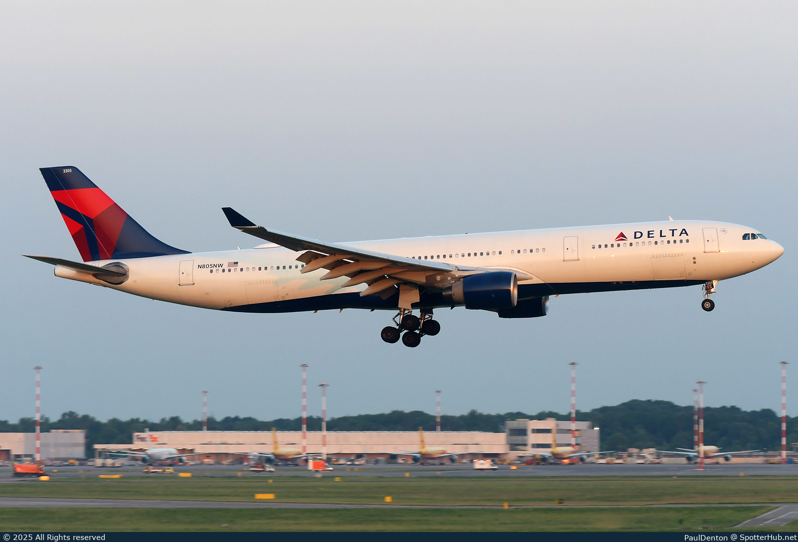 Photo of N805NW - Airbus A330-323 operated by Delta Air Lines