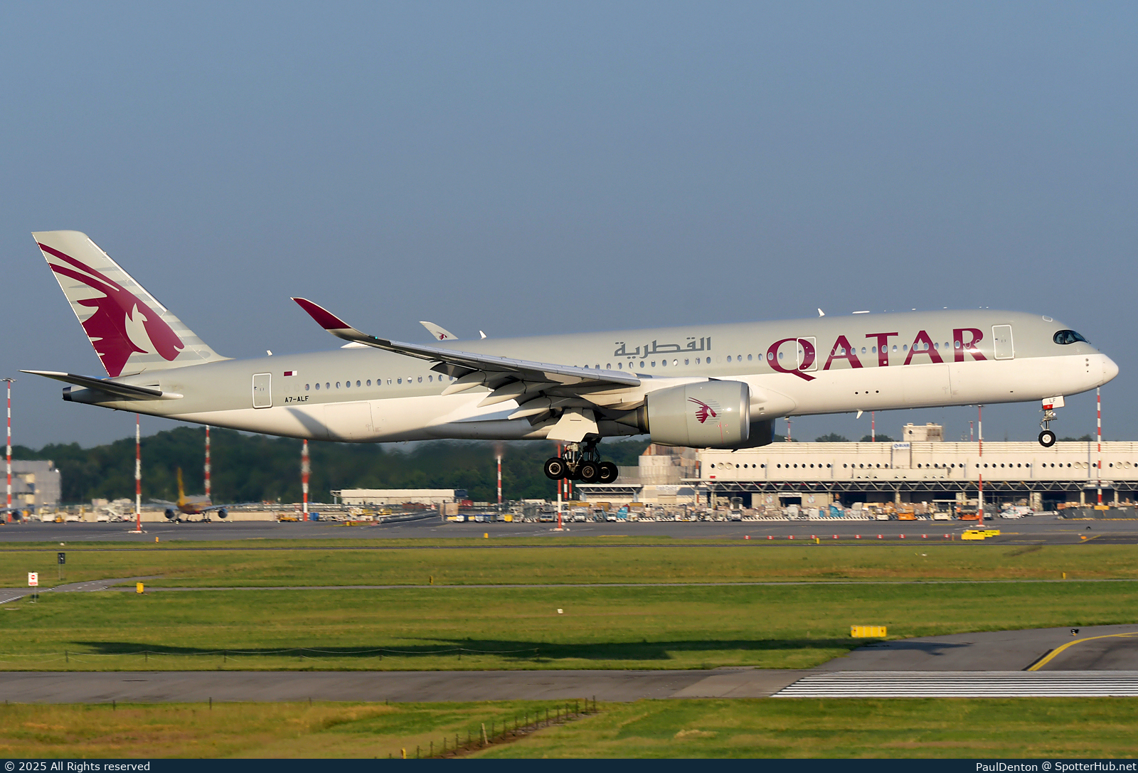 Photo of A7-ALF - Airbus A350-941 operated by Qatar Airways
