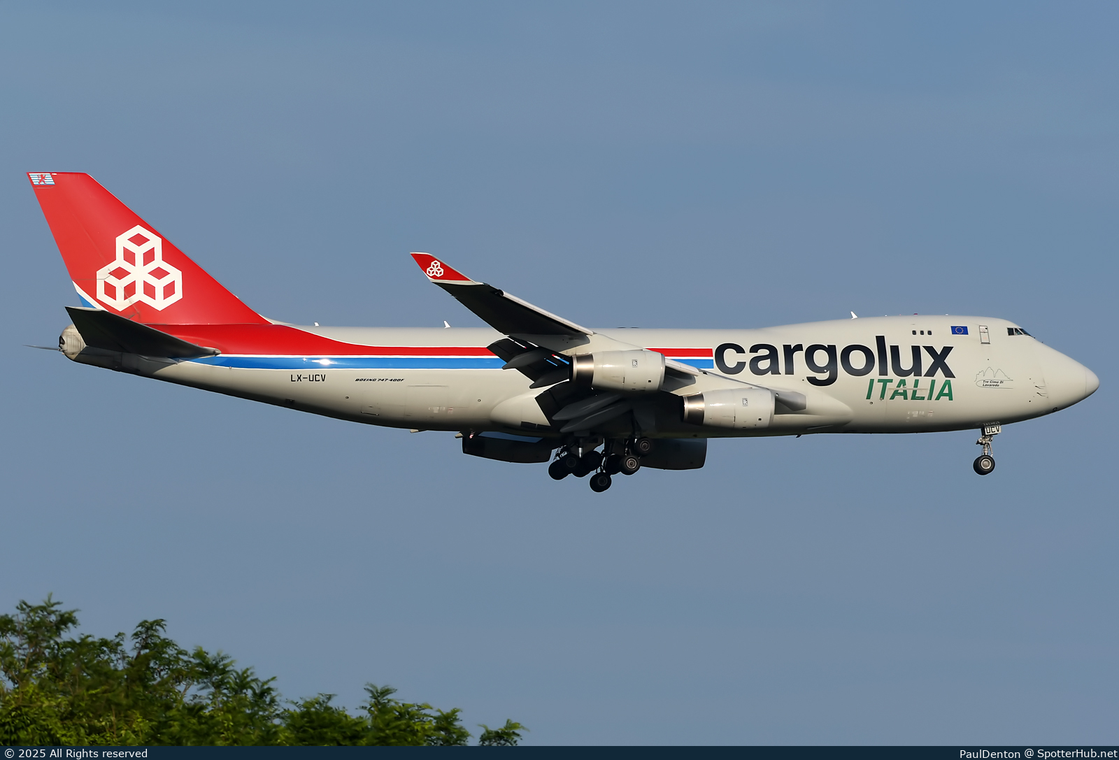Photo of LX-UCV - Boeing 747-4R7F operated by Cargolux Italia