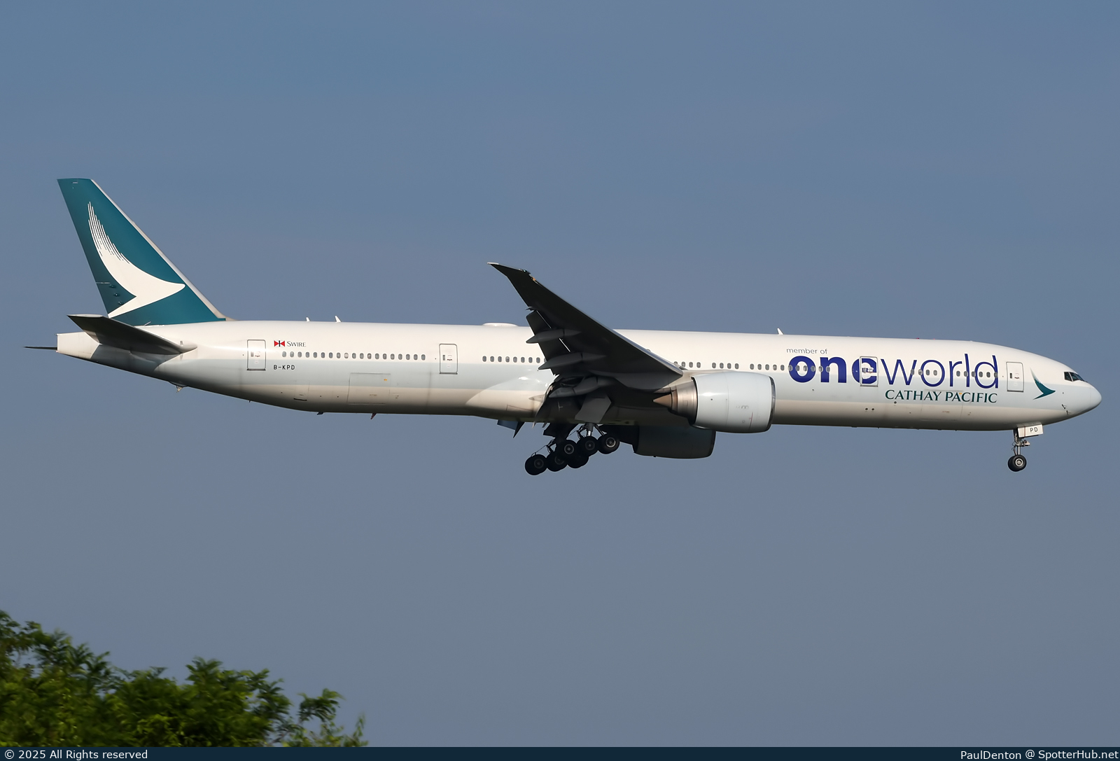 Photo of B-KPD - Boeing 777-367(ER) operated by Cathay Pacific Airways