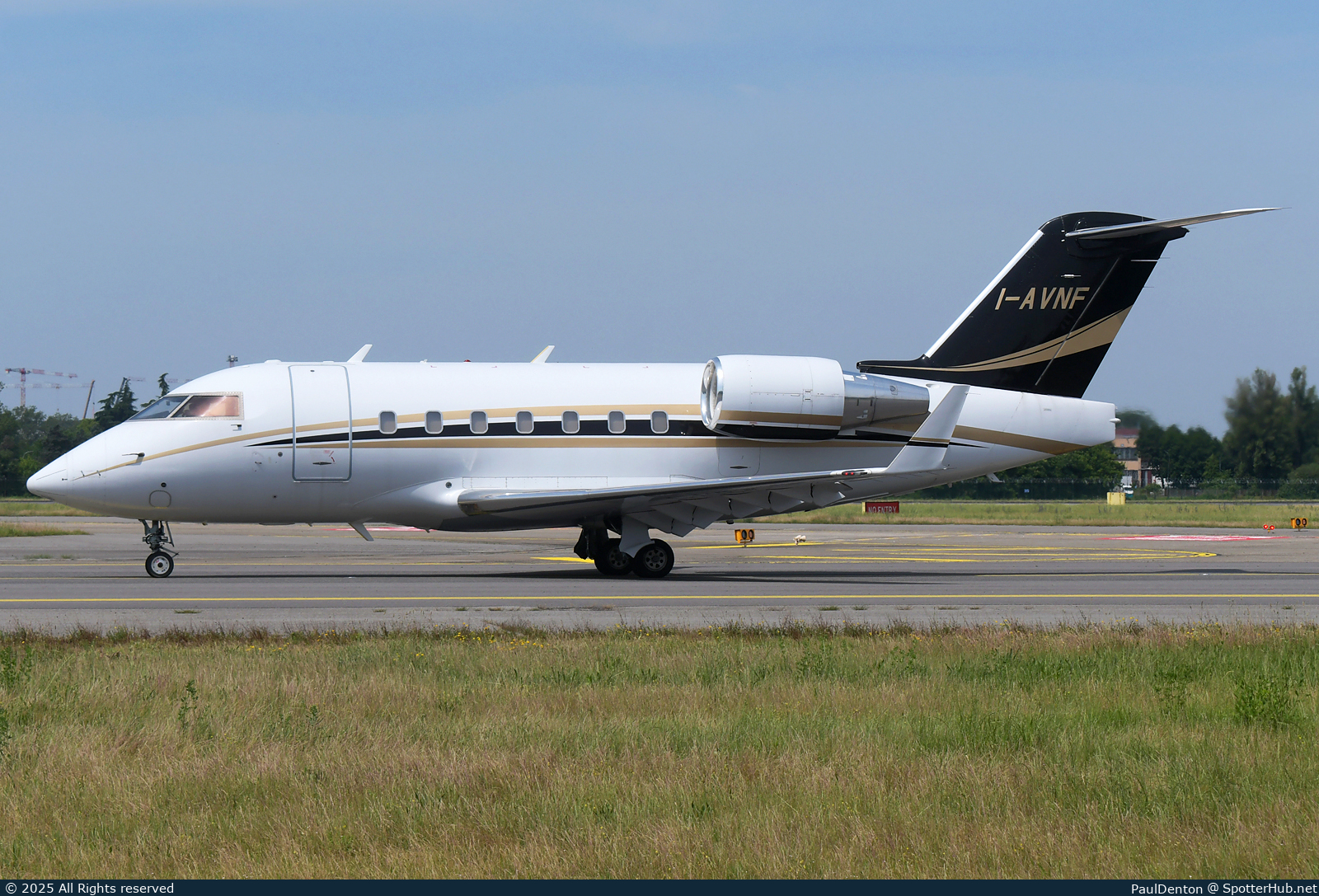 Photo of I-AVNF - Bombardier Challenger 604 operated by Avionord