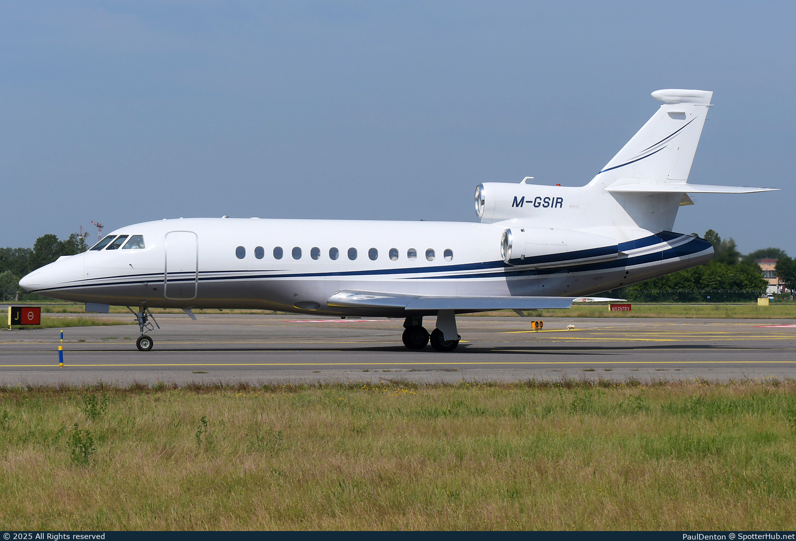 Photo of M-GSIR - Dassault Falcon 900DX operated by Aeromanagement Group