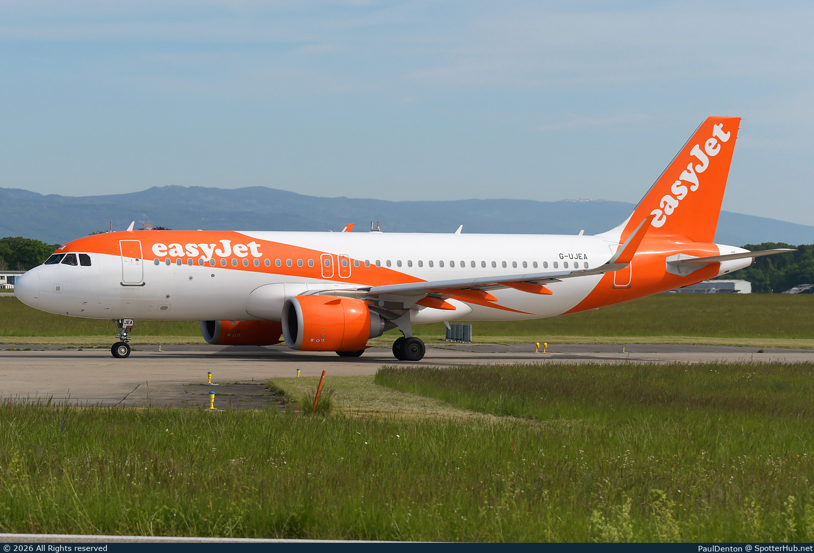 Photo of G-UJEA - Airbus A320-251N operated by easyJet