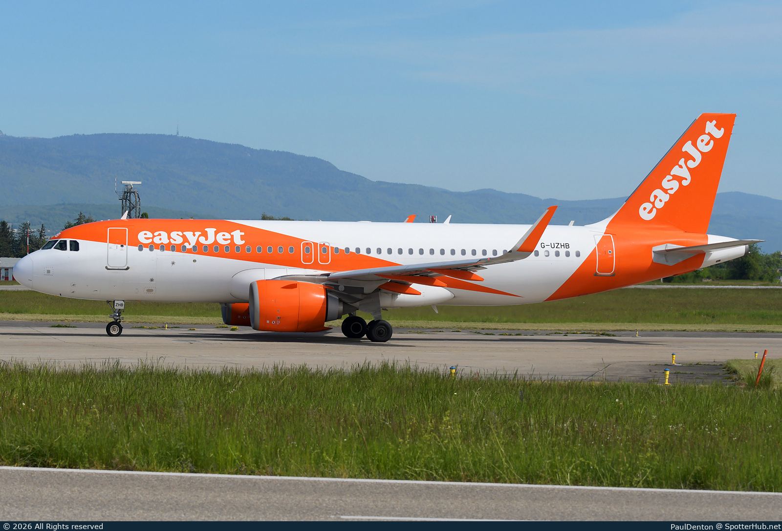 Photo of G-UZHB - Airbus A320-251N operated by easyJet