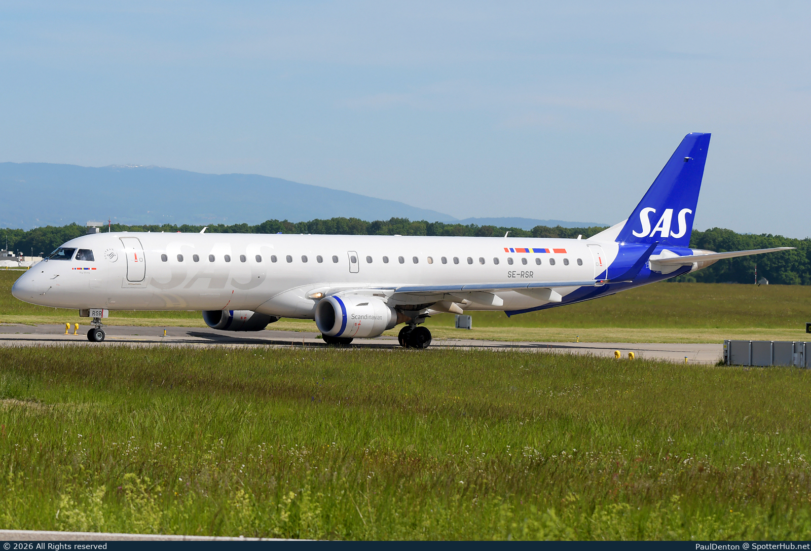 Photo of SE-RSR - Embraer ERJ-195LR operated by SAS Link