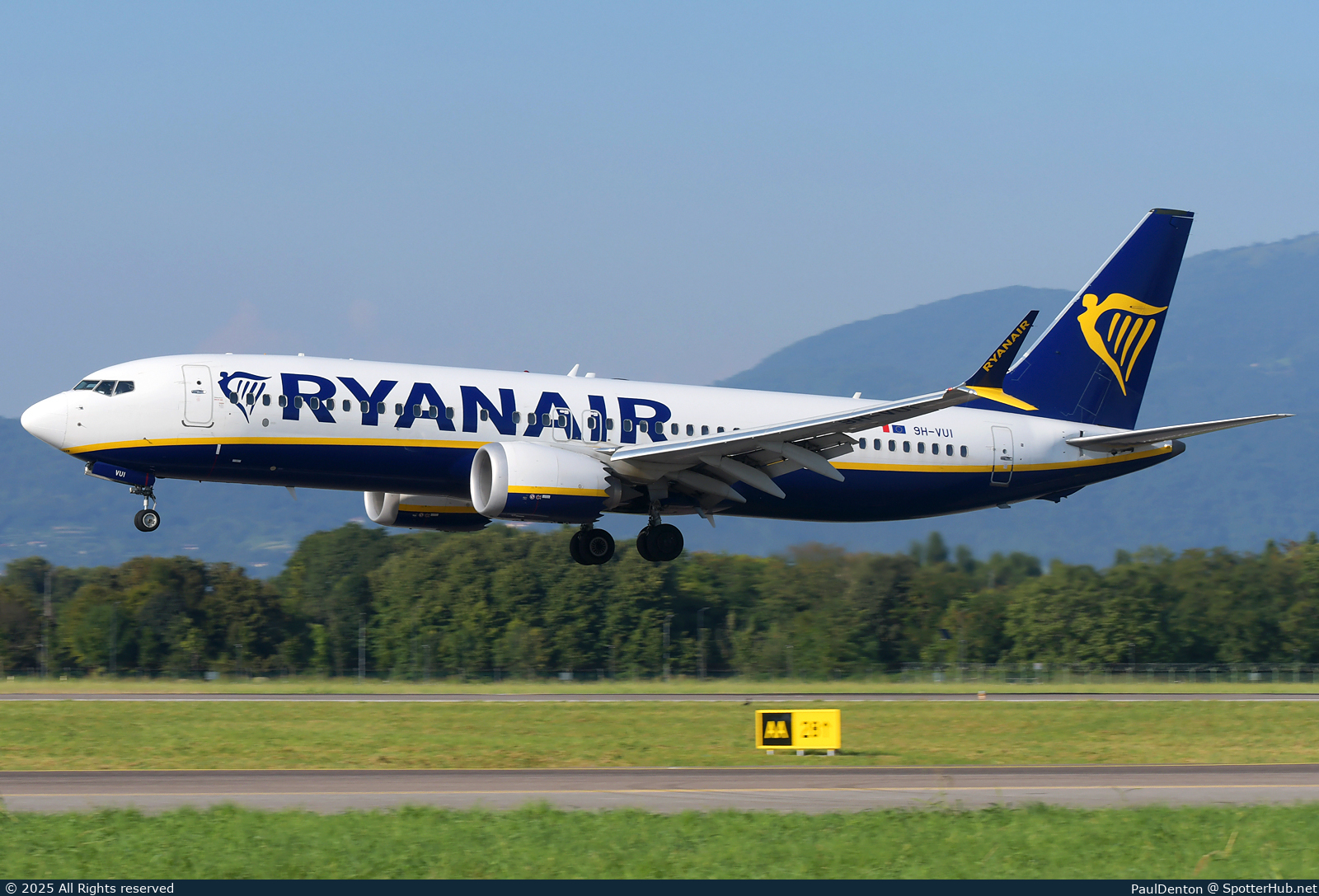 Photo of 9H-VUI - Boeing 737 MAX 8-200 operated by Ryanair (opb Malta Air)