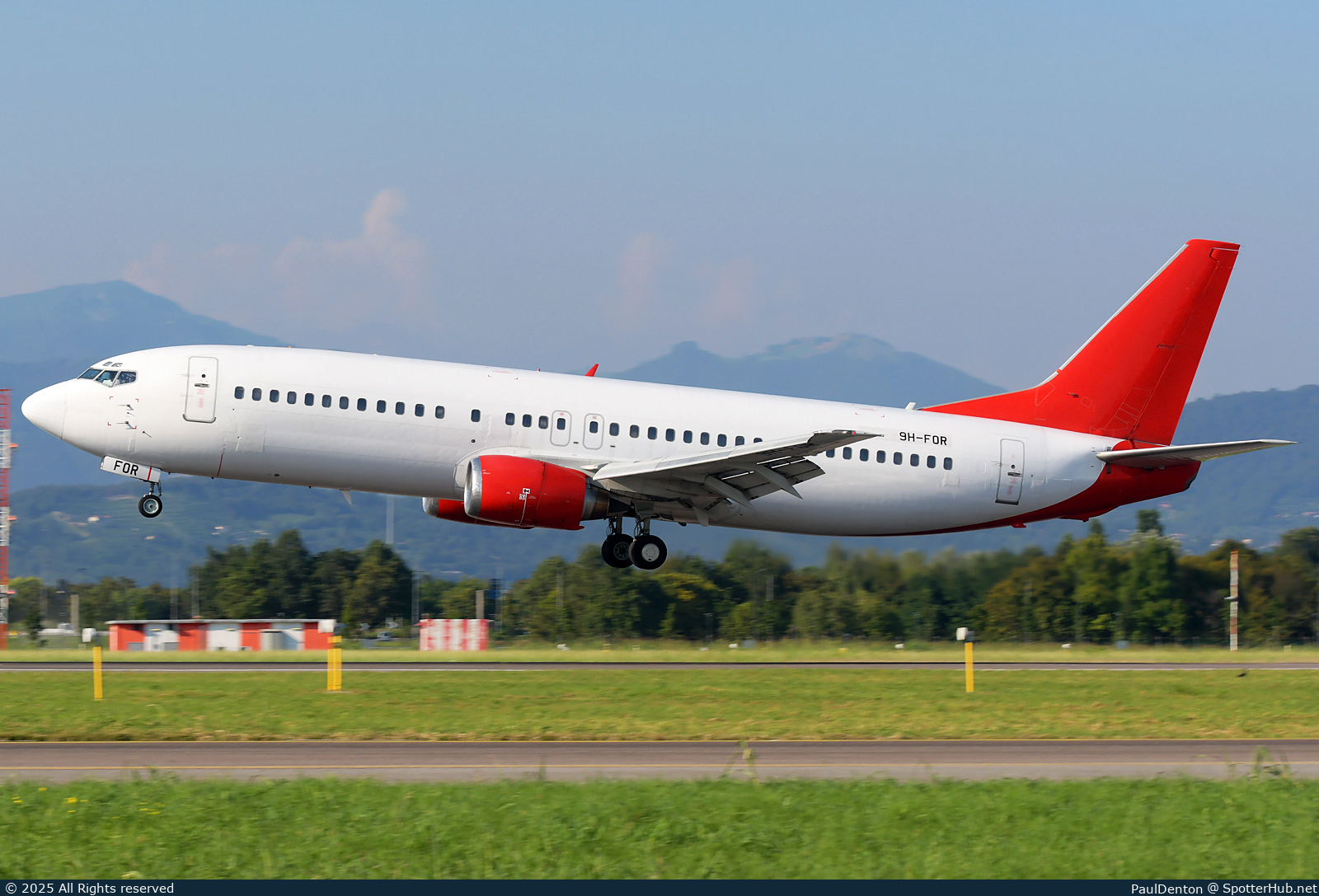 Photo of 9H-FOR - Boeing 737-4Q8 operated by Air Horizont