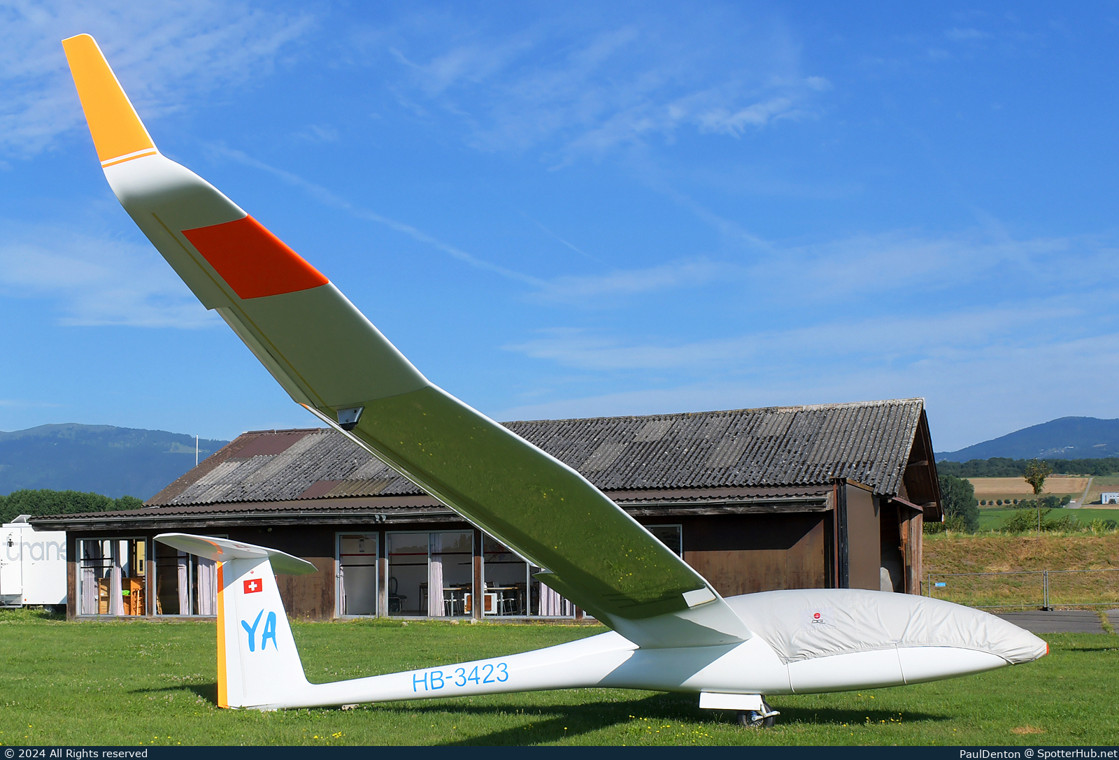 Photo of HB-3423 - DG Flugzeugbau DG-1000S operated by Air-Club Yverdon