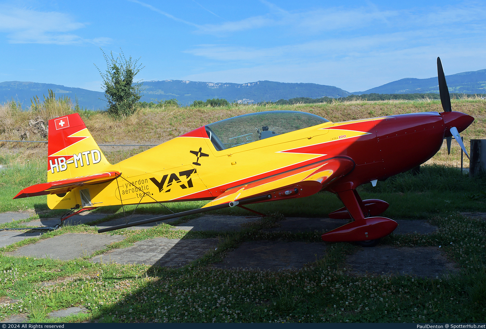 Photo of HB-MTD - Extra EA-200 operated by Air-Club Yverdon