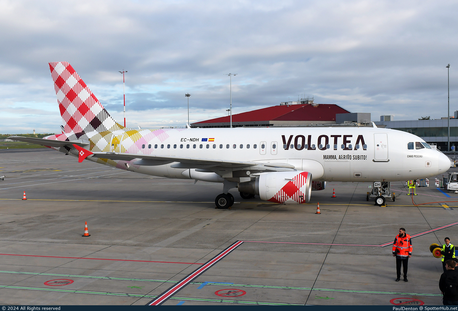 Photo of EC-NDH - Airbus A319-111 operated by Volotea