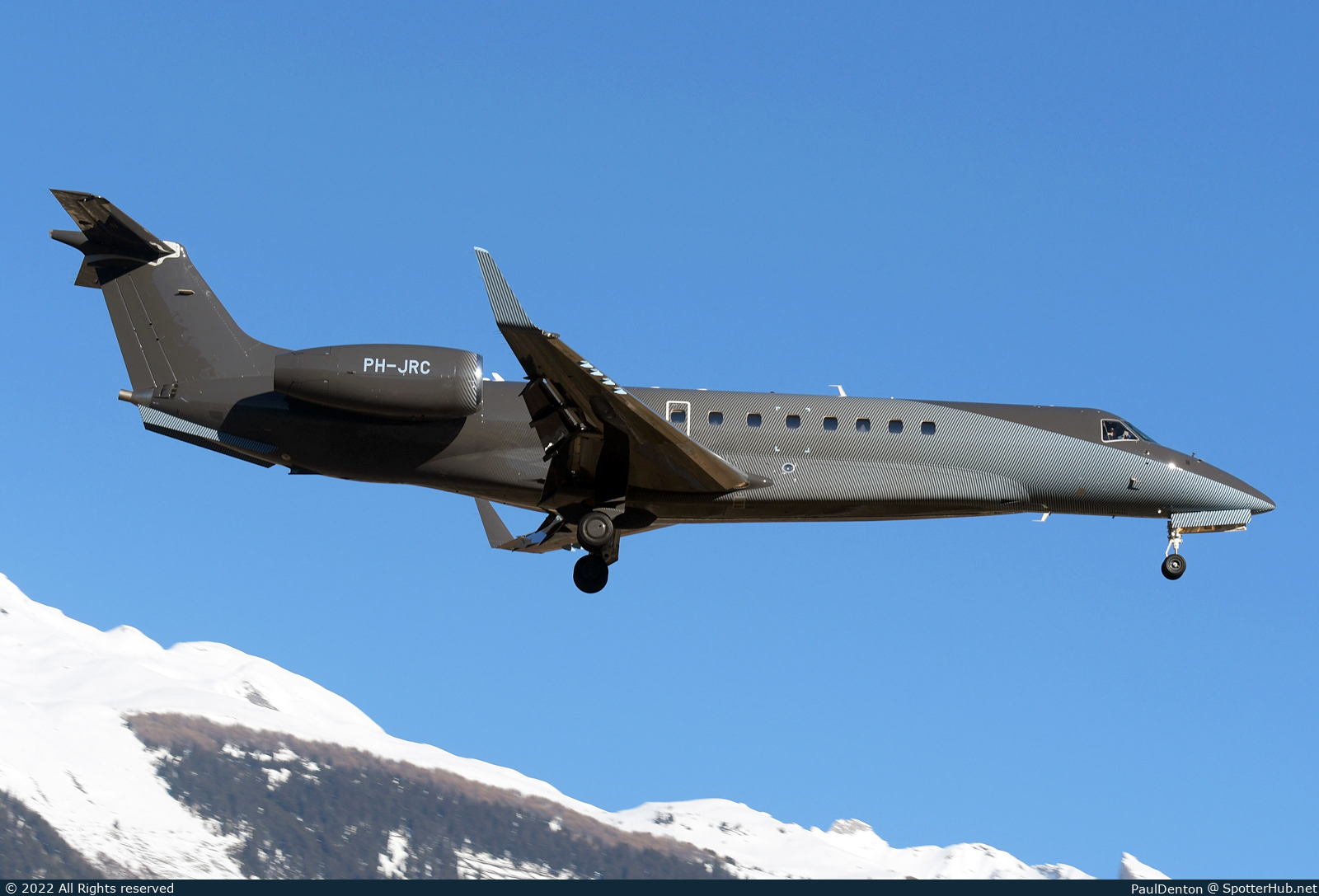 Photo of PH-JRC - Embraer Legacy 600 operated by JetNetherlands