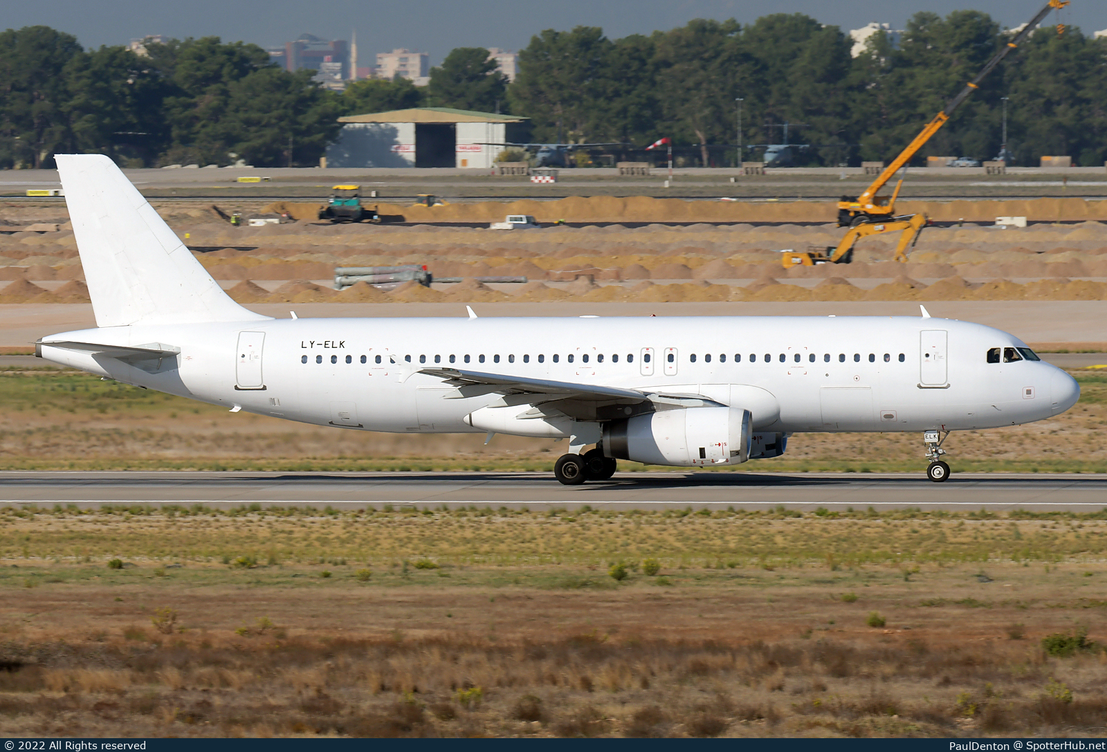 Photo of LY-ELK - Airbus A320-232 operated by GetJet Airlines
