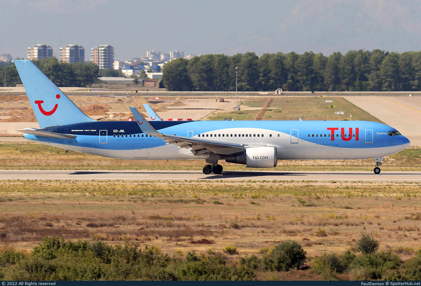 Photo of OO-JNL - Boeing 767-304(ER) operated by TUI Airlines Belgium