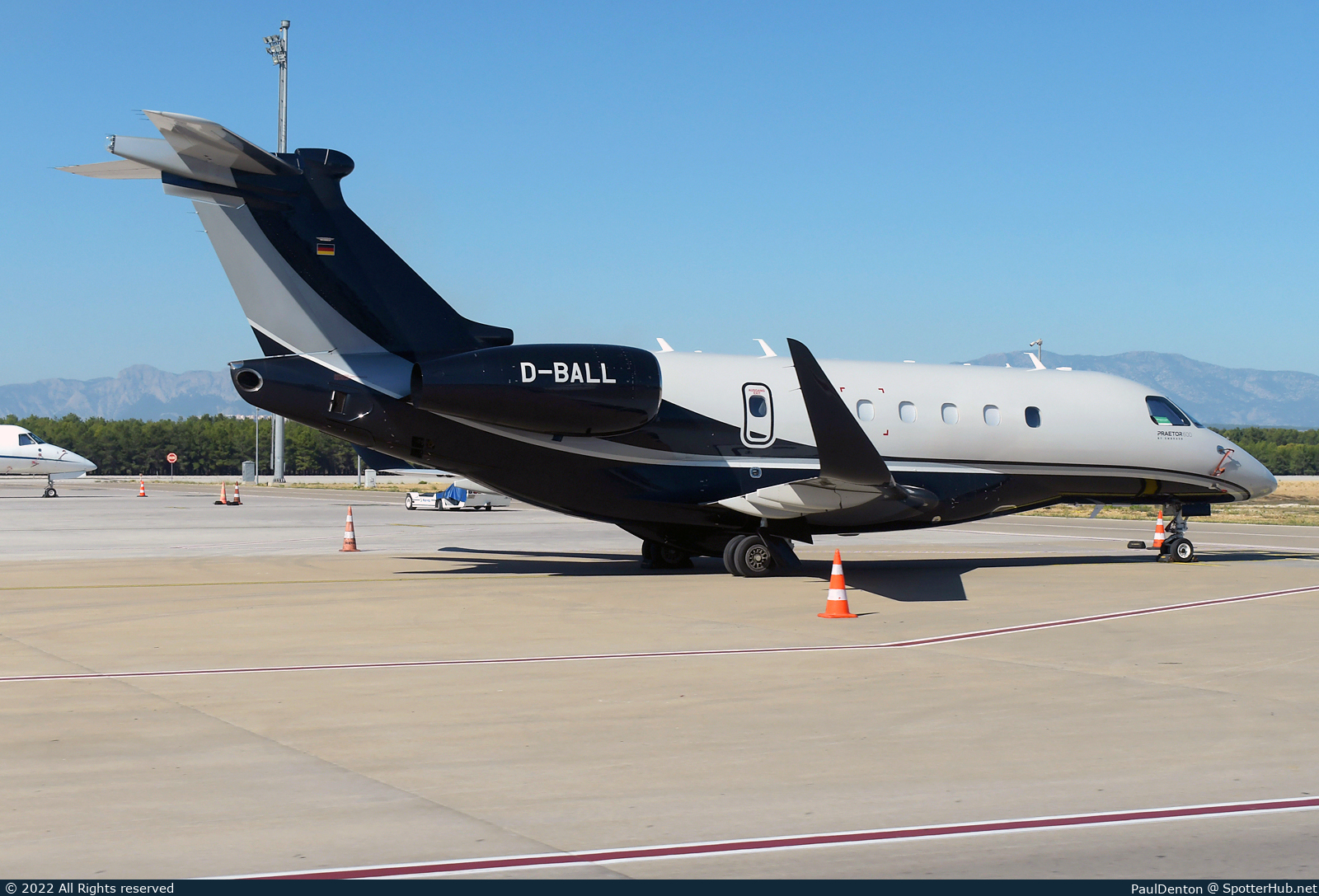 Photo of D-BALL - Embraer Praetor 600 operated by Air Hamburg