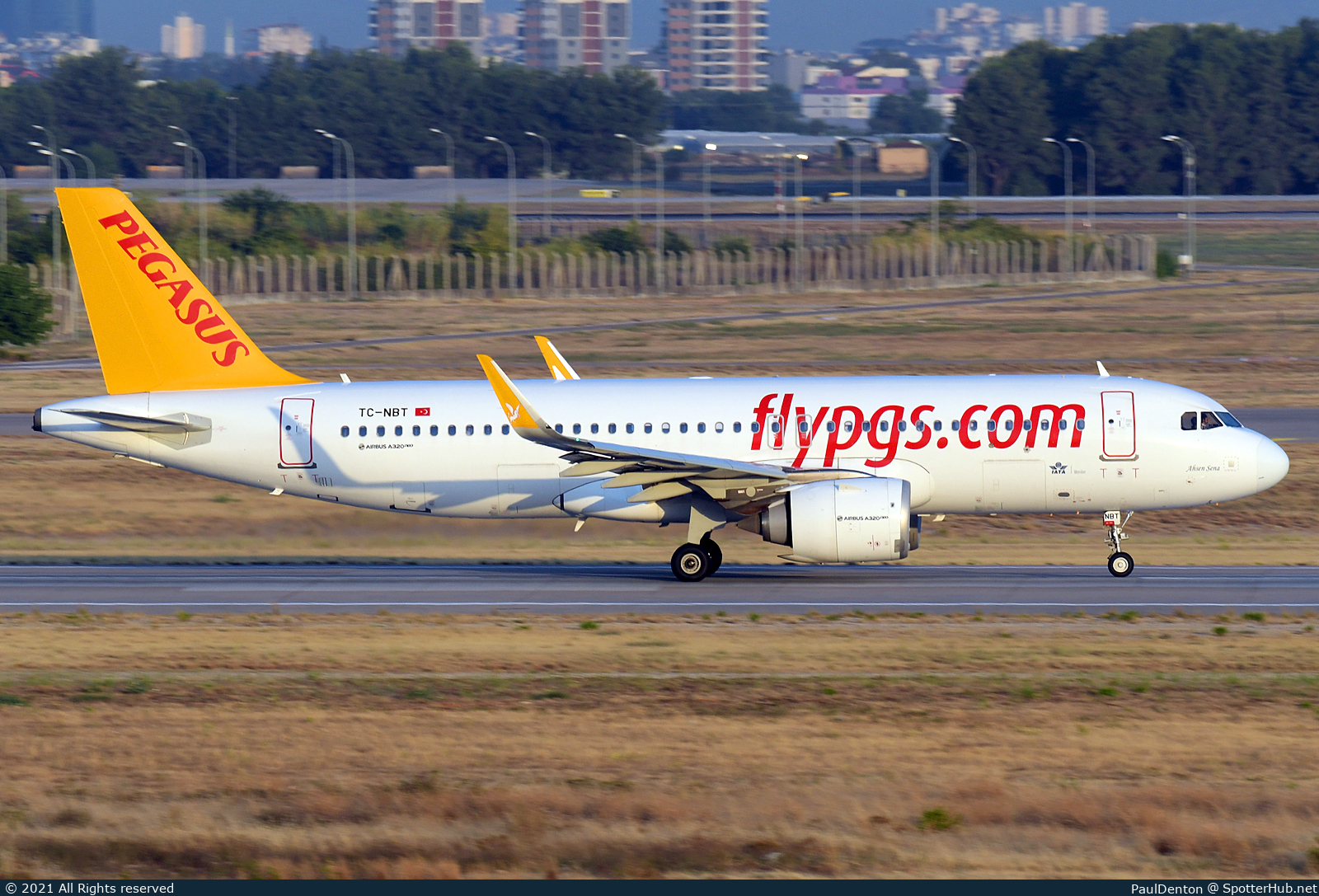 Photo of TC-NBT - Airbus A320-251N operated by Pegasus Airlines