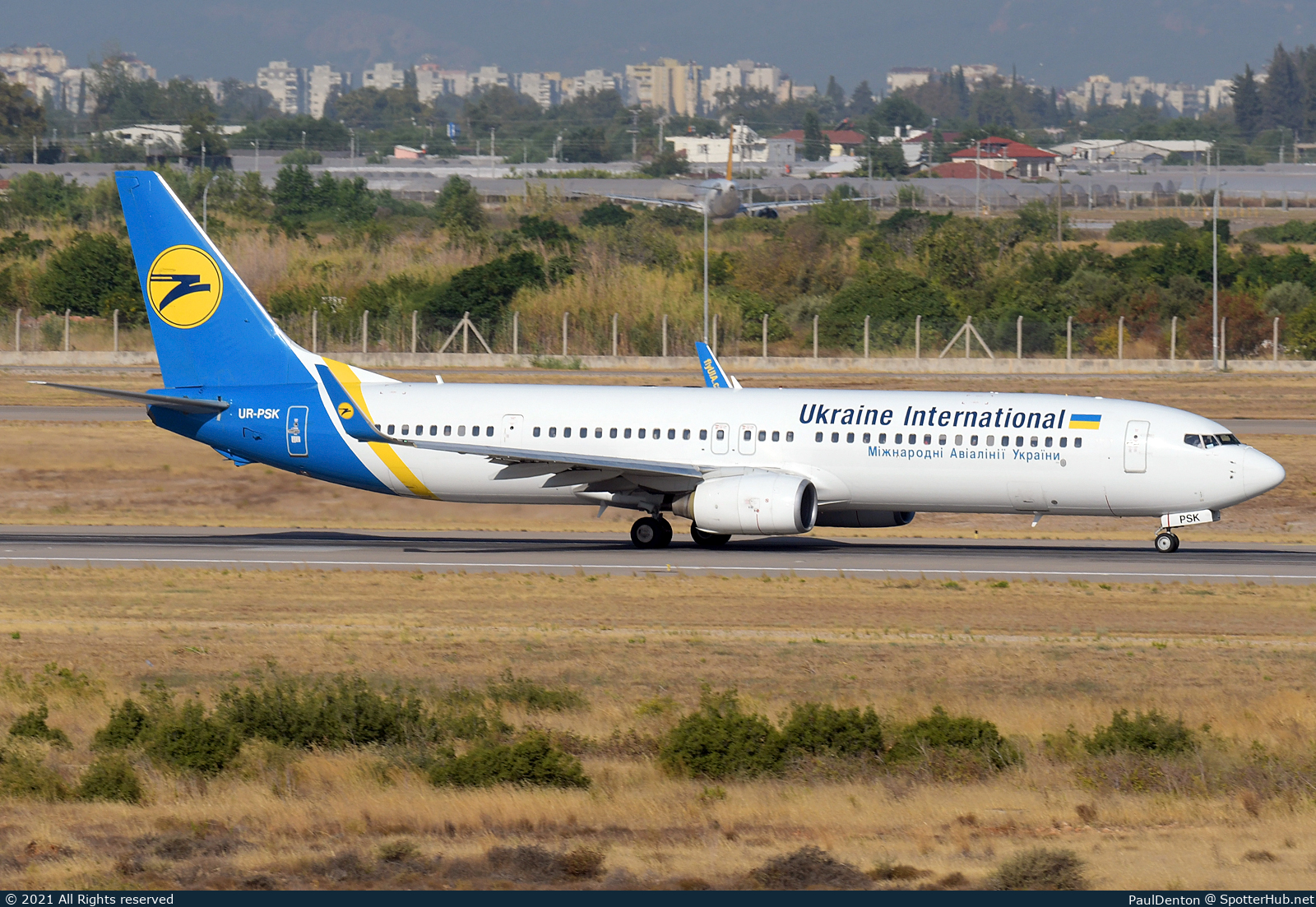 Photo of UR-PSK - Boeing 737-94X(ER) operated by Ukraine International Airlines