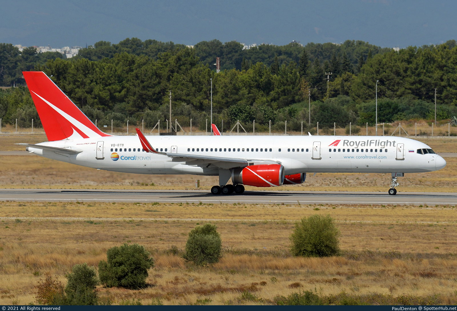 Photo of VQ-BTB - Boeing 757-28A operated by Royal Flight