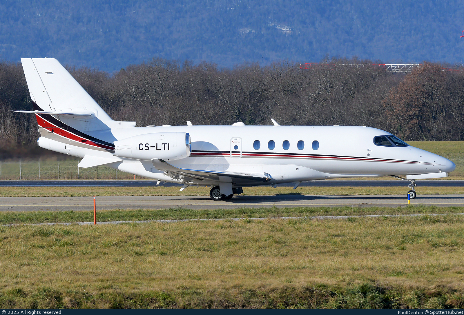 Photo of CS-LTI - Cessna 680A Citation Latitude operated by NetJets Europe