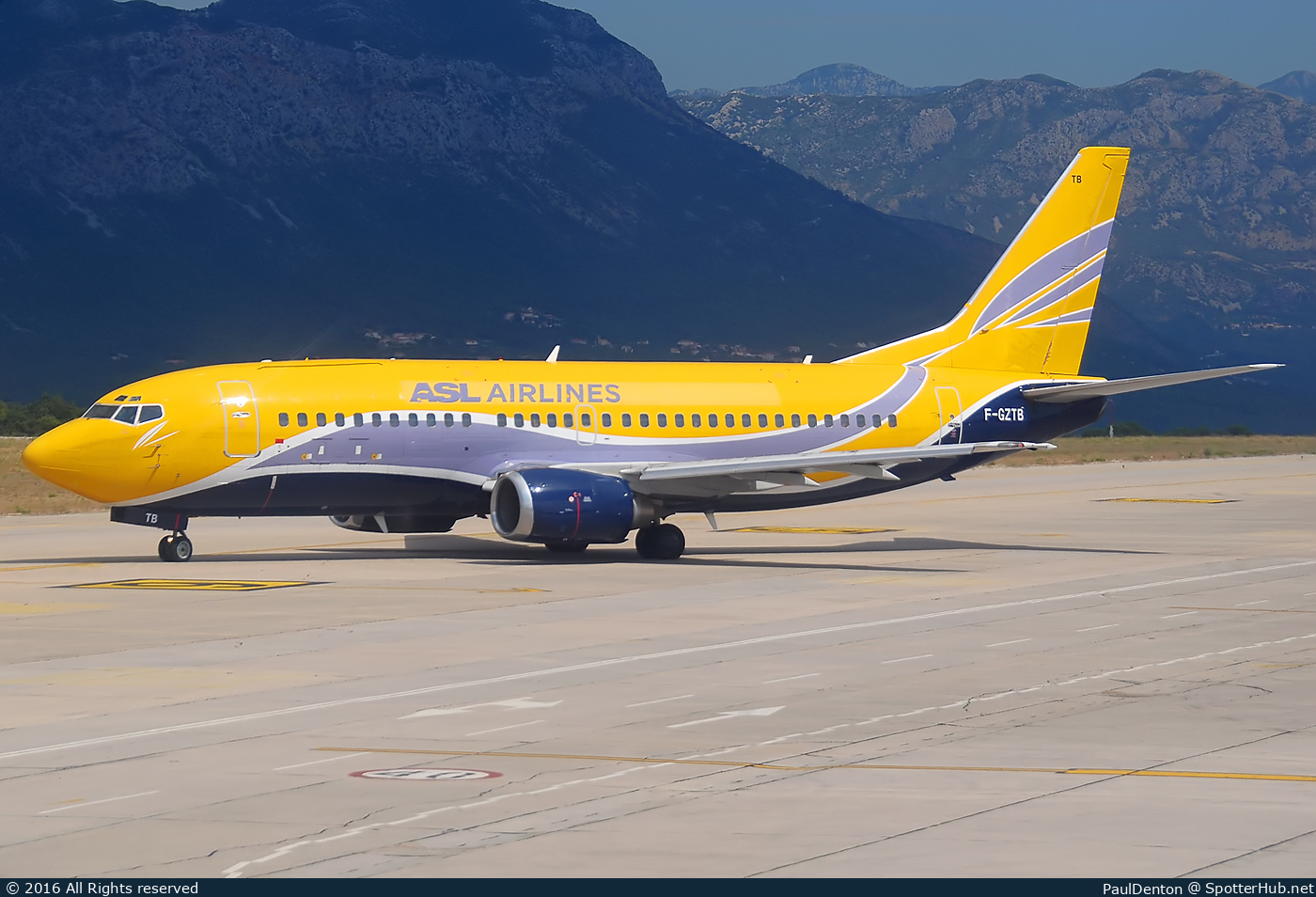 Photo of F-GZTB - Boeing 737-33V(QC) operated by ASL Airlines France
