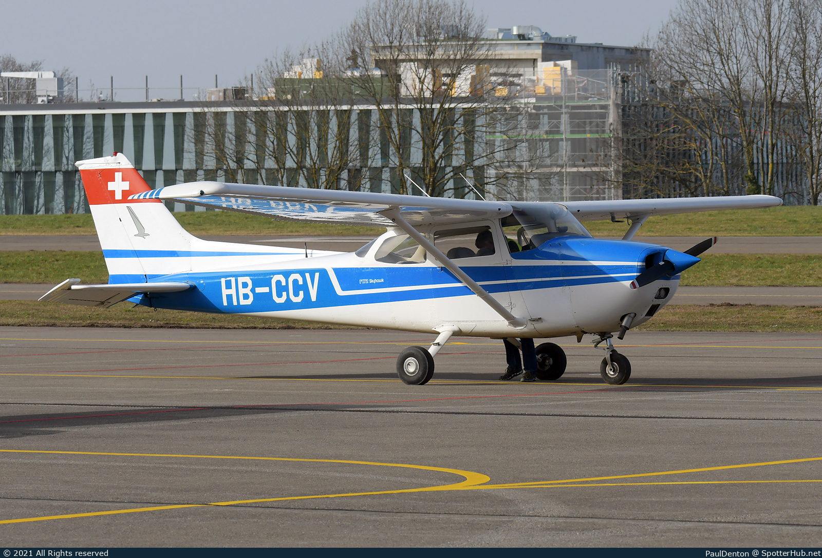 Photo of HB-CCV - Reims-Cessna F172M Skyhawk operated by Aéroformation