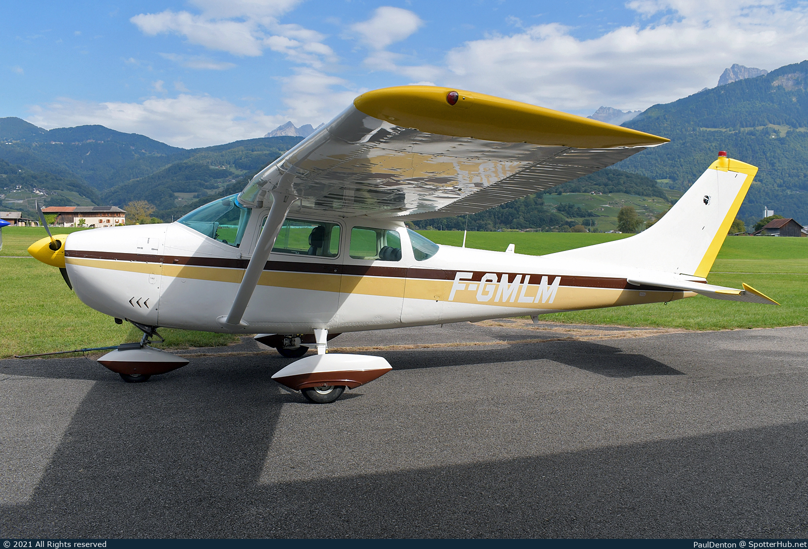 Photo of F-GMLM - Cessna 182F Skylane operated by Private