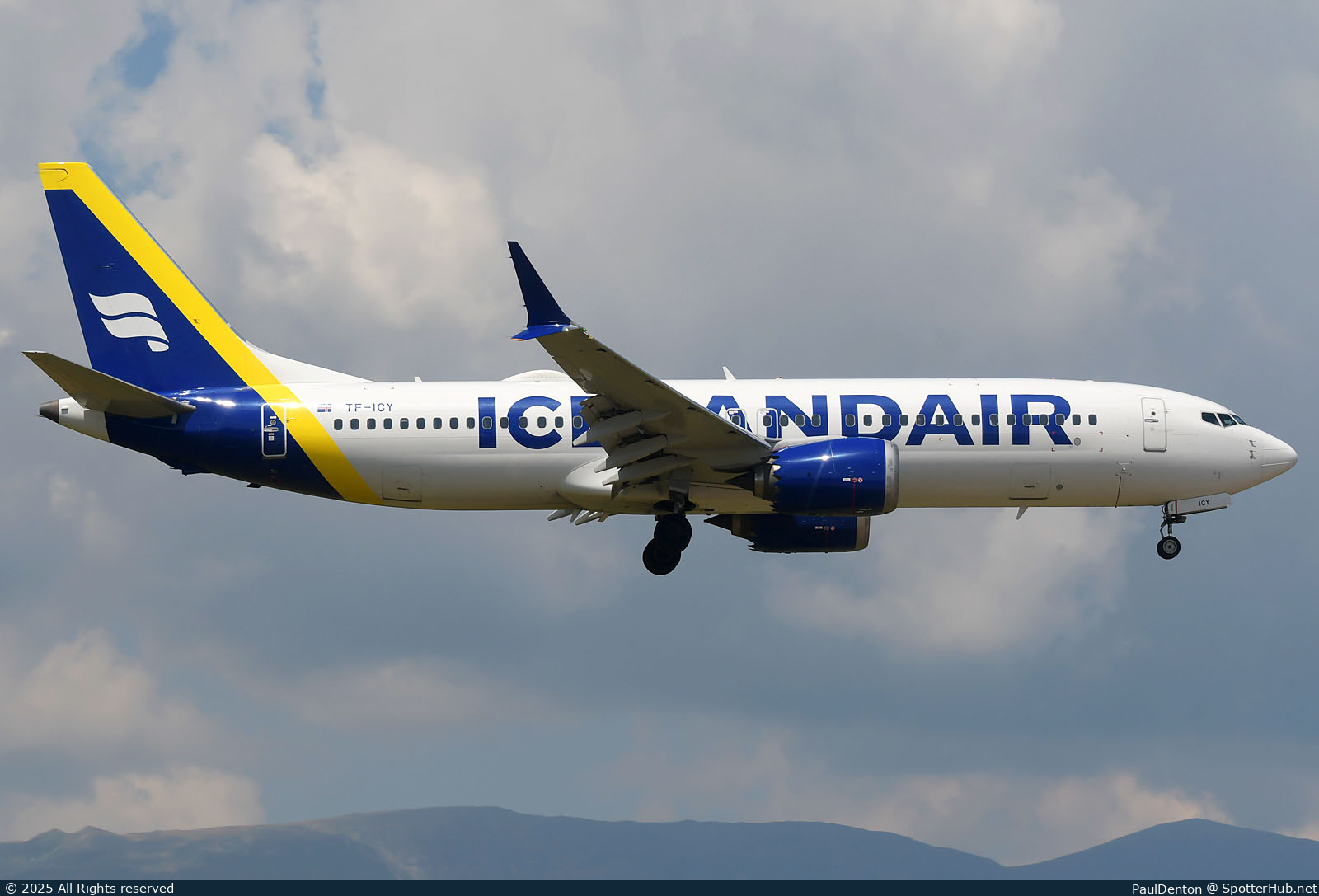 Photo of TF-ICY - Boeing 737 MAX 8 operated by Icelandair