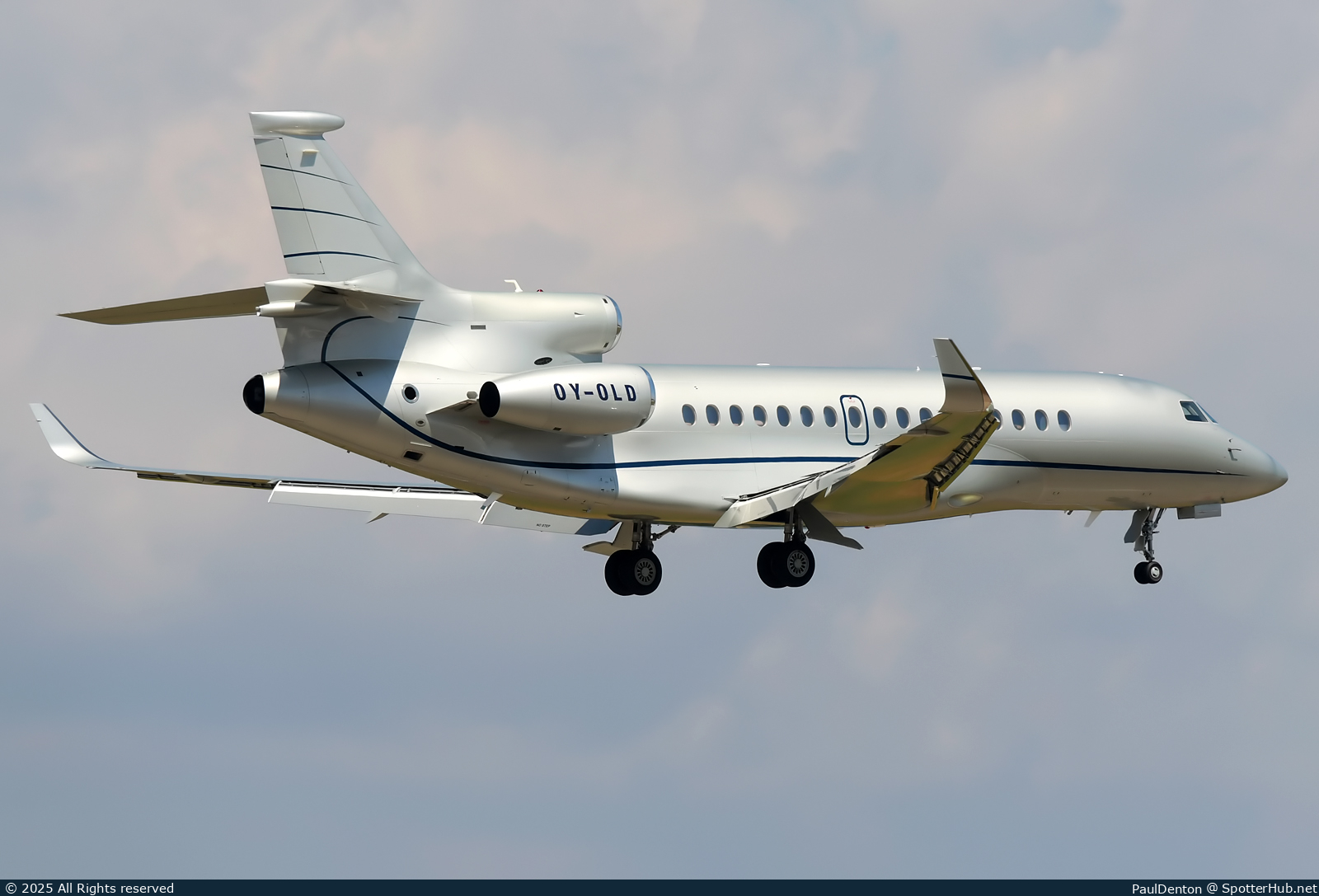 Photo of OY-OLD - Dassault Falcon 8X operated by Air Alsie