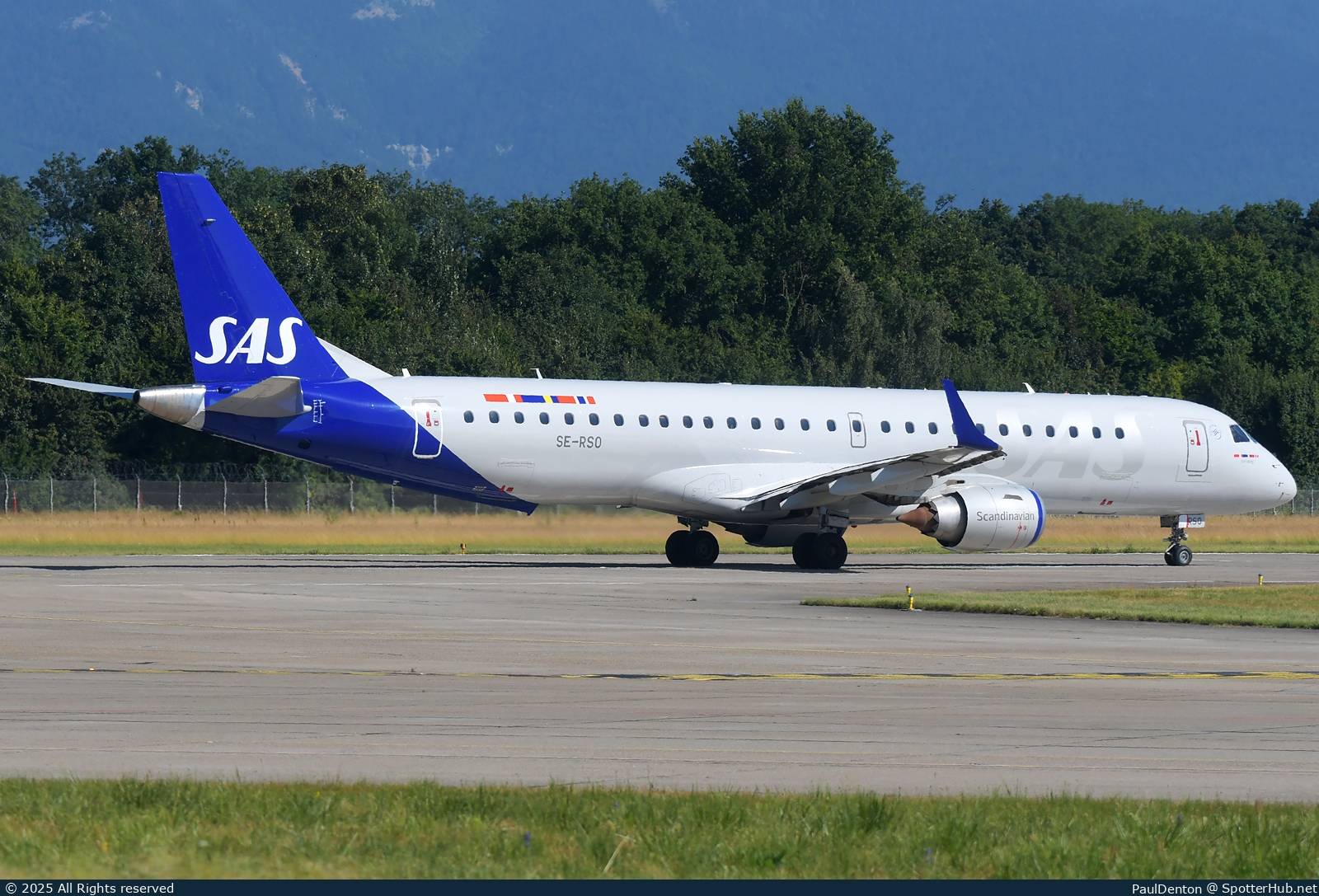 Photo of SE-RSO - Embraer ERJ-195LR operated by SAS Link