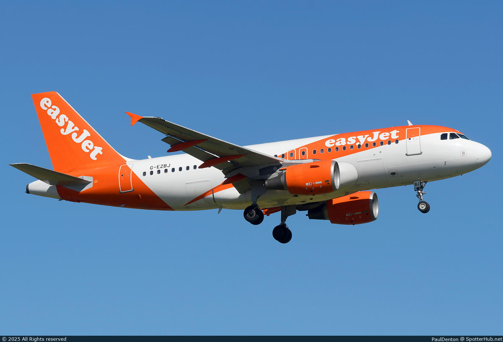 Photo of G-EZBJ - Airbus A319-111 operated by easyJet