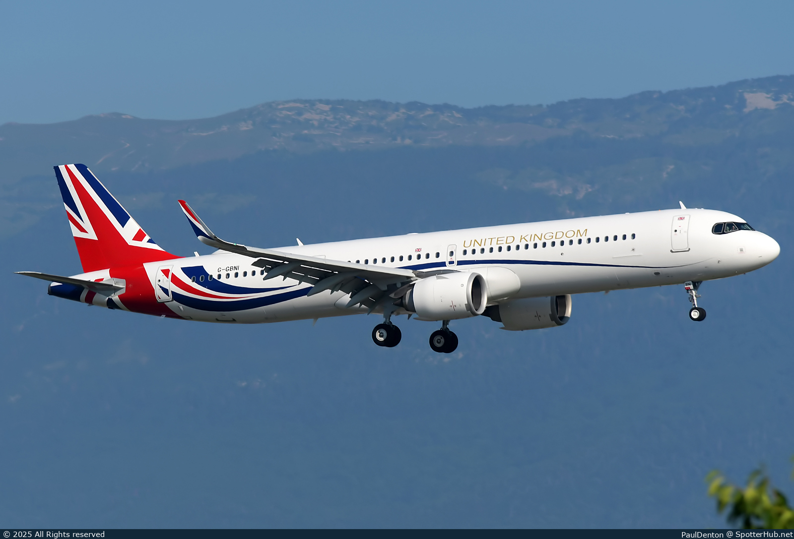 Photo of G-GBNI - Airbus A321-251NX operated by Government of the United Kingdom (opb Titan Airways)