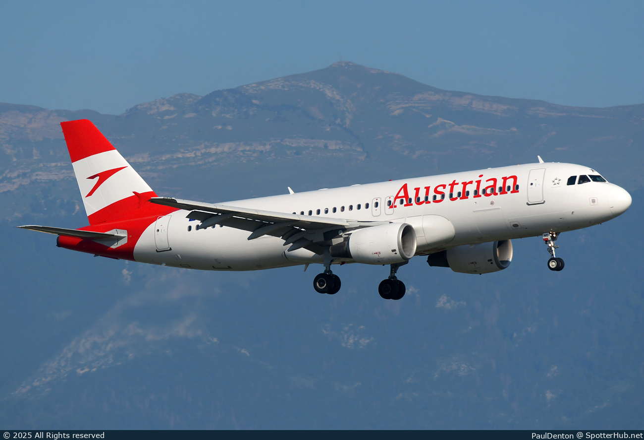 Photo of OE-LXC - Airbus A320-216 operated by Austrian Airlines