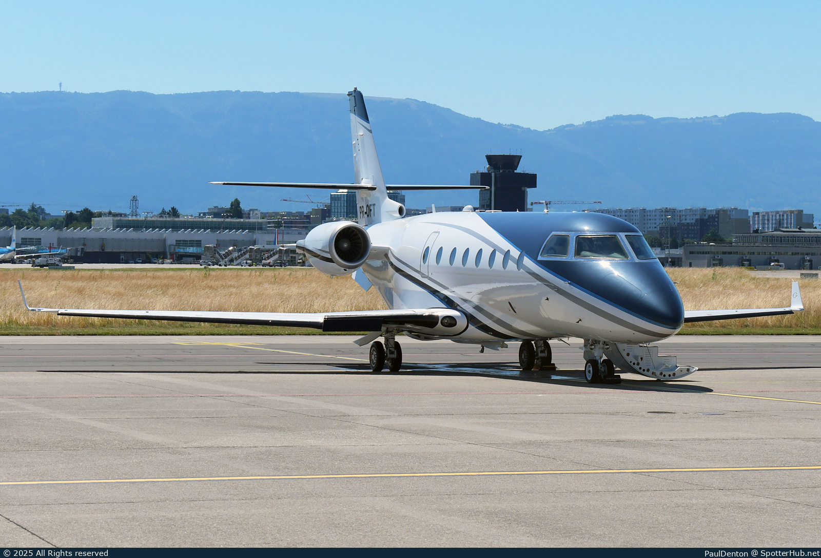 Photo of PR-OFT - Gulfstream G200 operated by Construtora Andrade Gutierrez