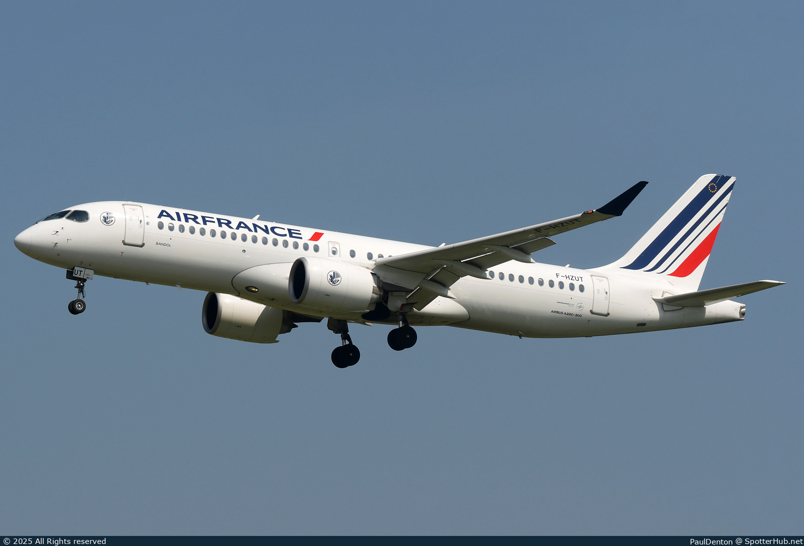 Photo of F-HZUT - Airbus A220-300 operated by Air France