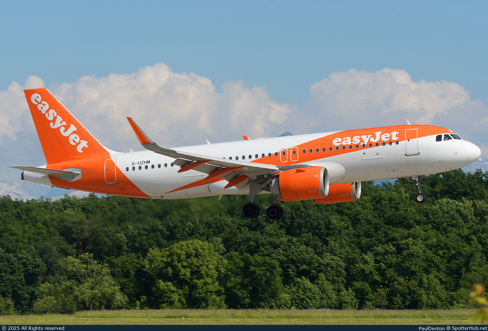 Photo of G-UZHM - Airbus A320-251N operated by easyJet