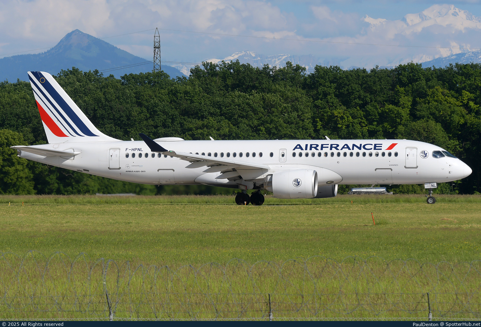 Photo of F-HPNL - Airbus A220-300 operated by Air France