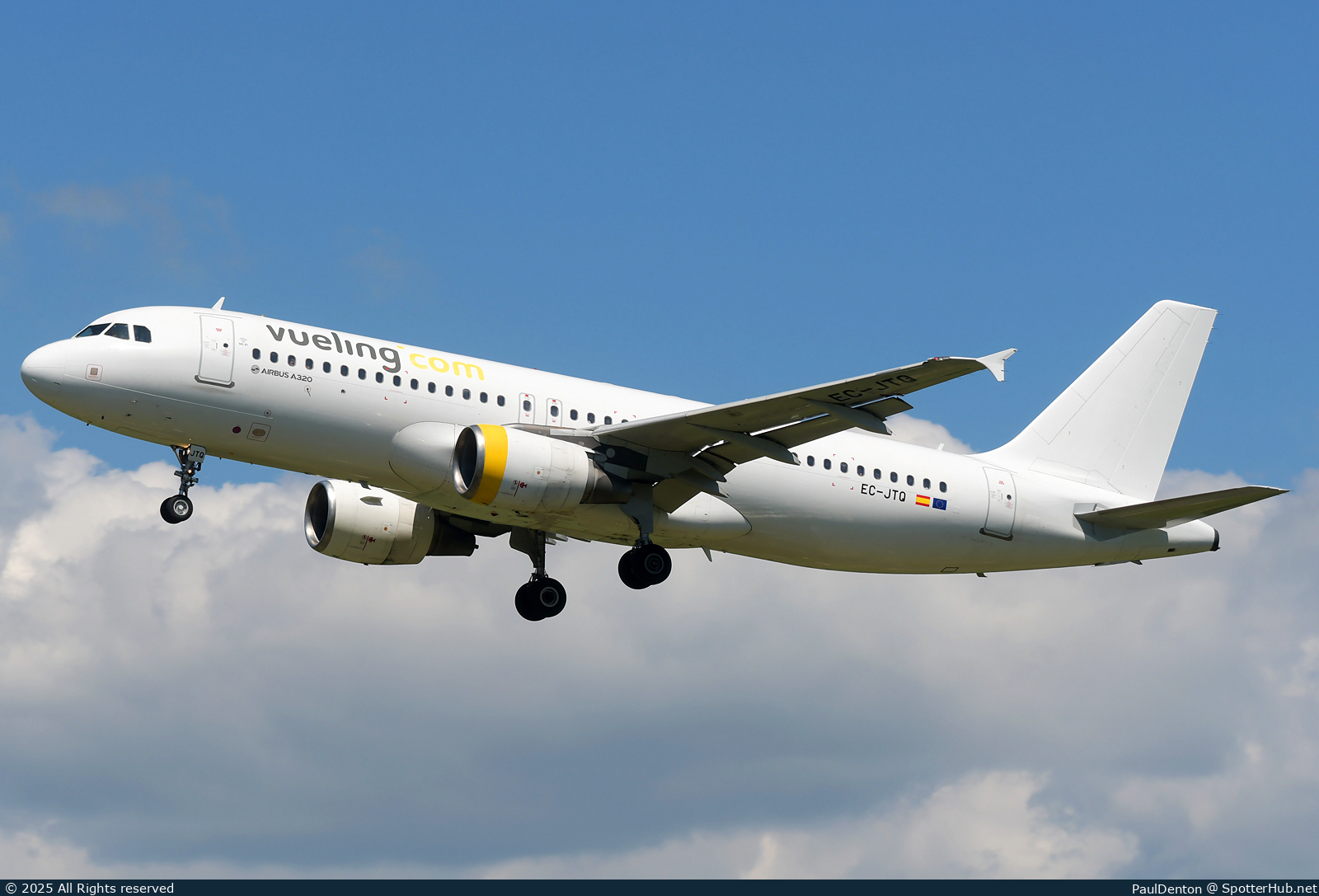 Photo of EC-JTQ - Airbus A320-214 operated by Vueling