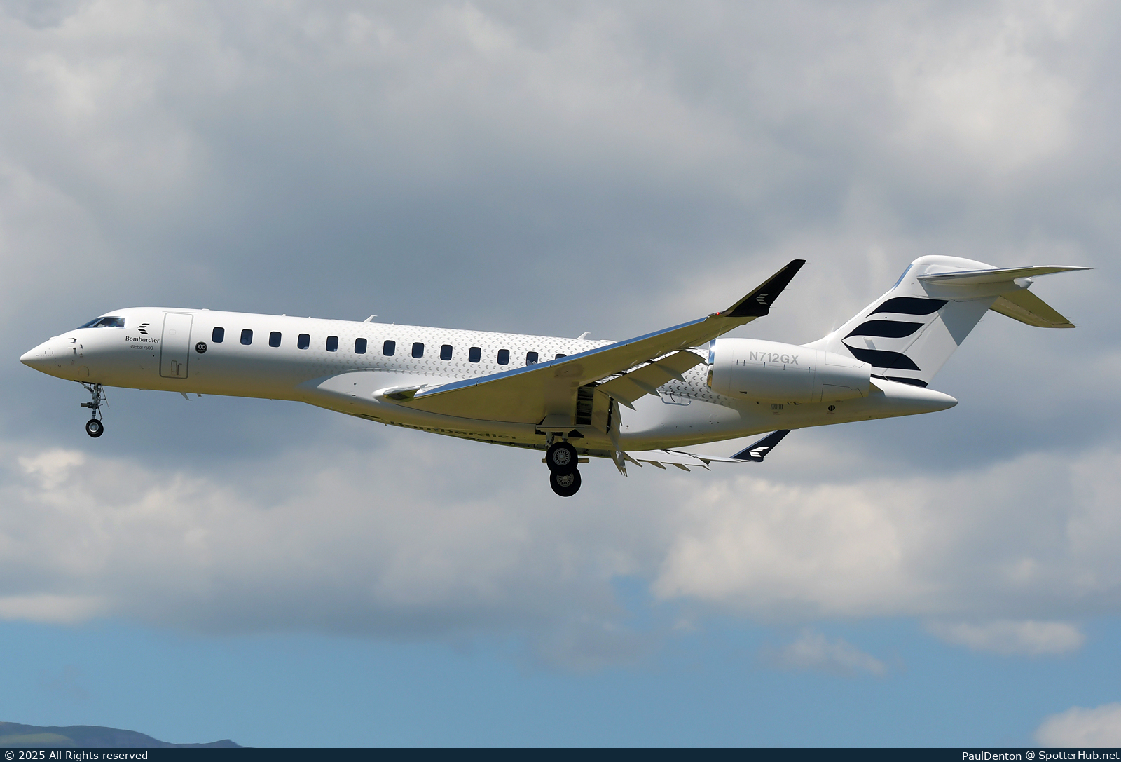 Photo of N712GX - Bombardier Global 7500 operated by Bombardier Aerospace
