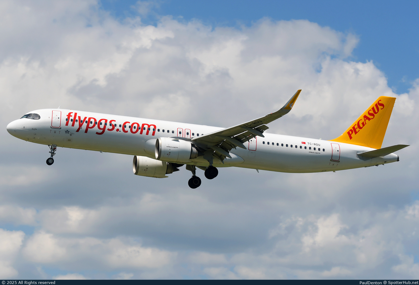 Photo of TC-RDU - Airbus A321-251NX operated by Pegasus Airlines