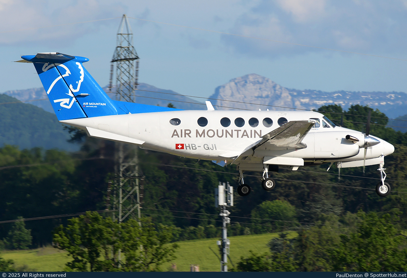 Photo of HB-GJI - Beechcraft 200 Super King Air operated by Air Mountain
