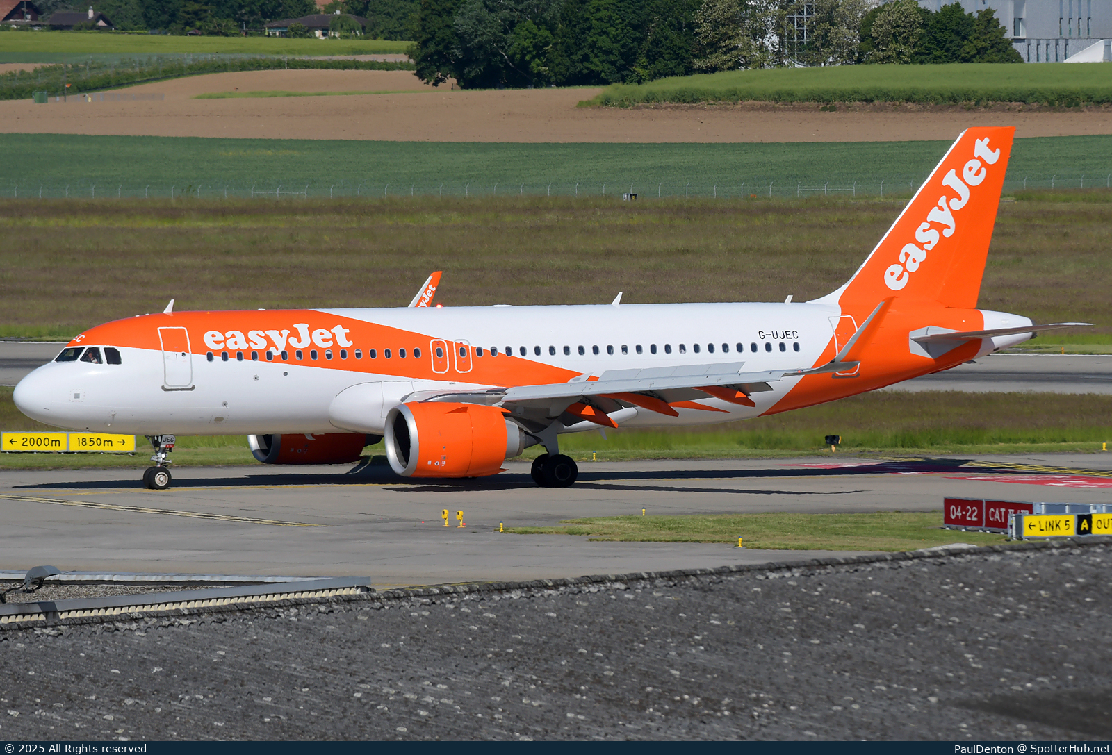 Photo of G-UJEC - Airbus A320-251N operated by easyJet