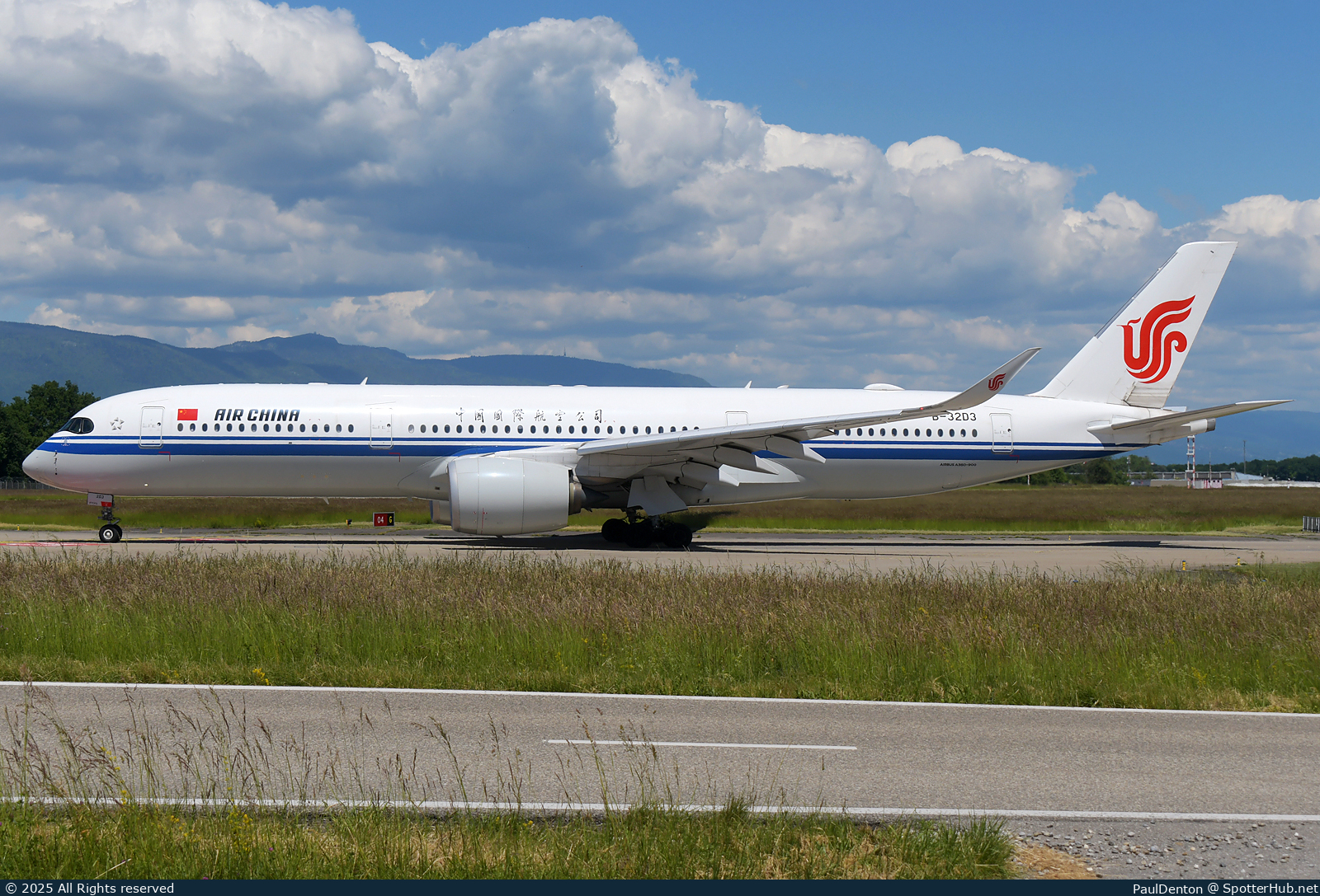 Photo of B-32D3 - Airbus A350-941 operated by Air China