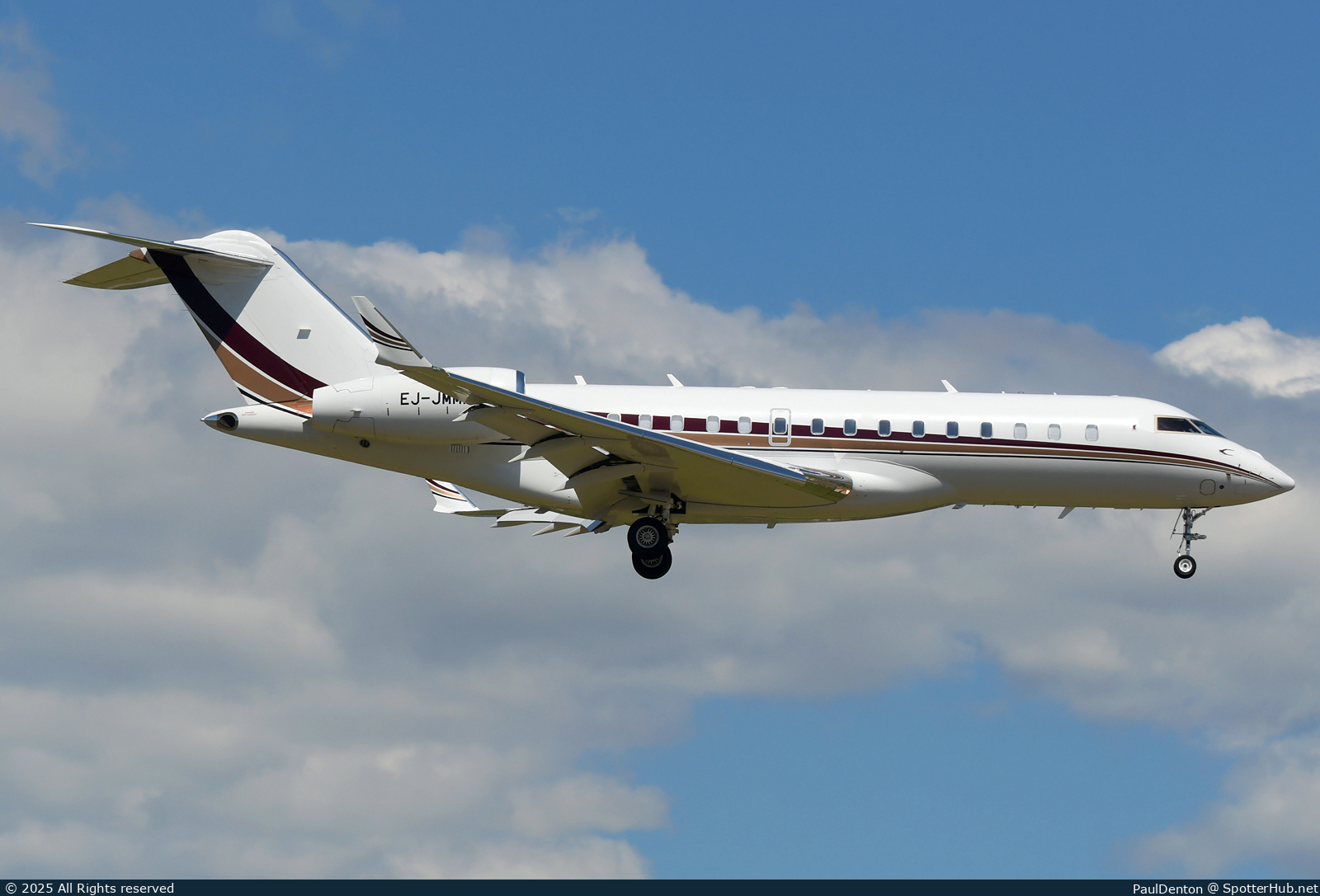 Photo of EJ-JMMM - Bombardier Global Express XRS operated by ACASS Ireland