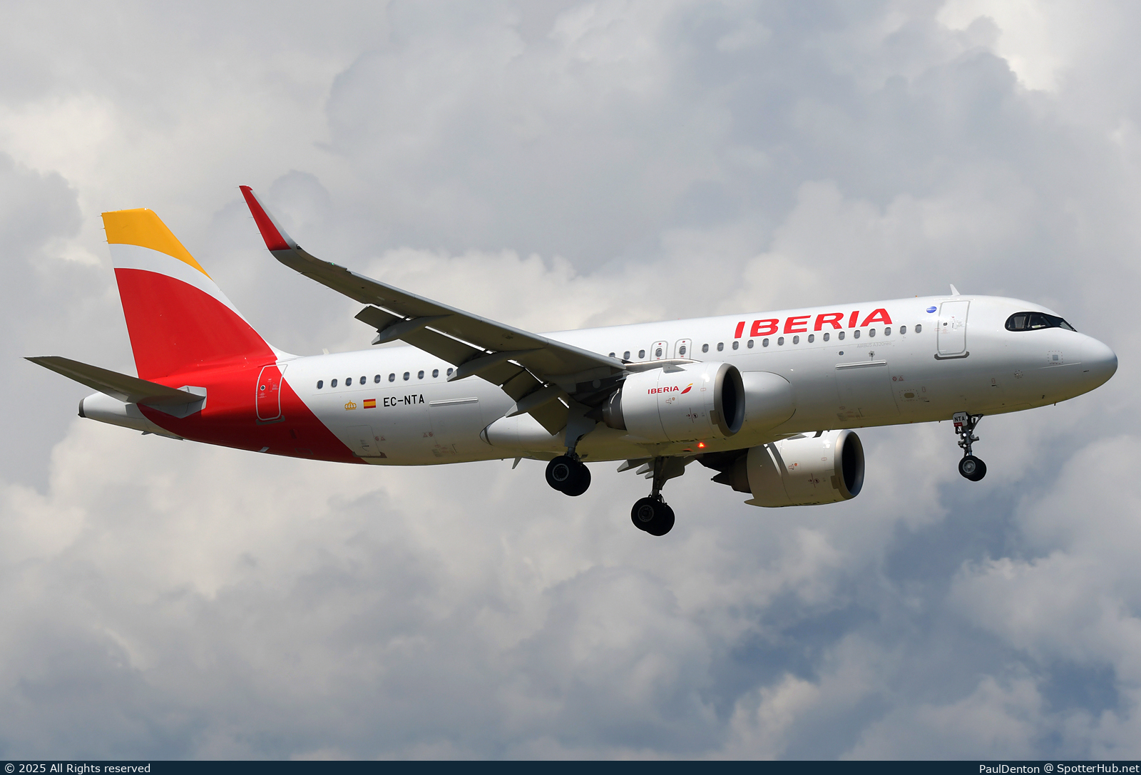 Photo of EC-NTA - Airbus A320-251N operated by Iberia