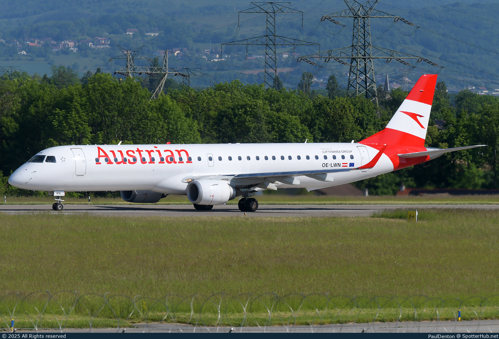 Photo of OE-LWN - Embraer ERJ-195LR operated by Austrian Airlines