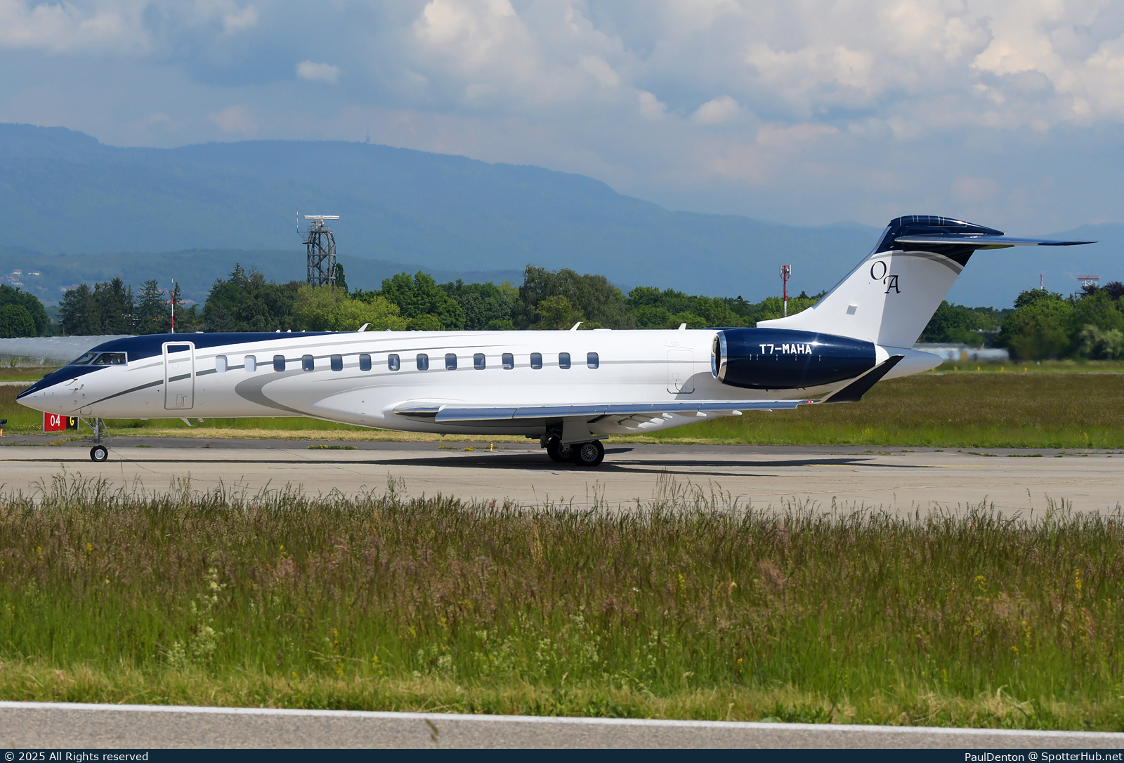 Photo of T7-MAHA - Bombardier Global 7500 operated by Private