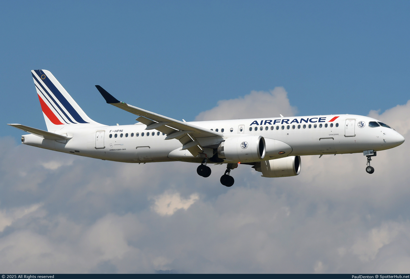 Photo of F-HPNI - Airbus A220-300 operated by Air France