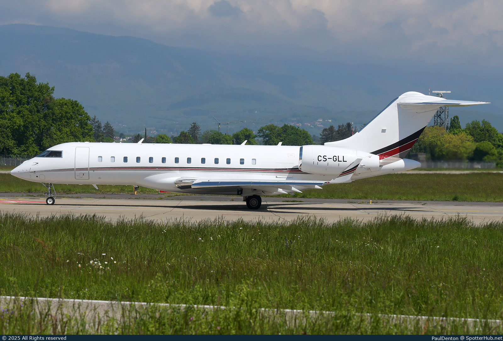 Photo of CS-GLL - Bombardier Global 6500 operated by NetJets Europe
