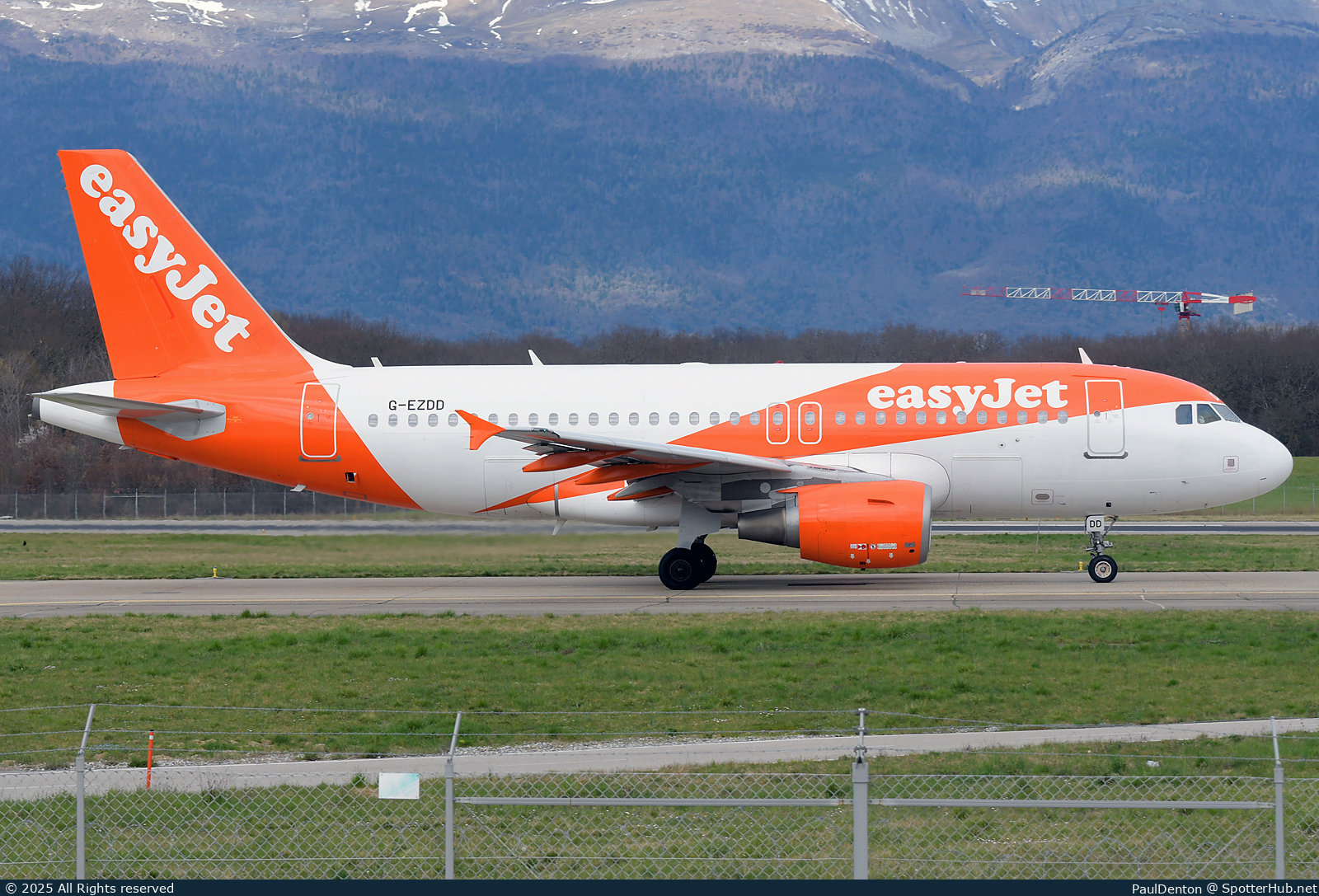 Photo of G-EZDD - Airbus A319-111 operated by easyJet