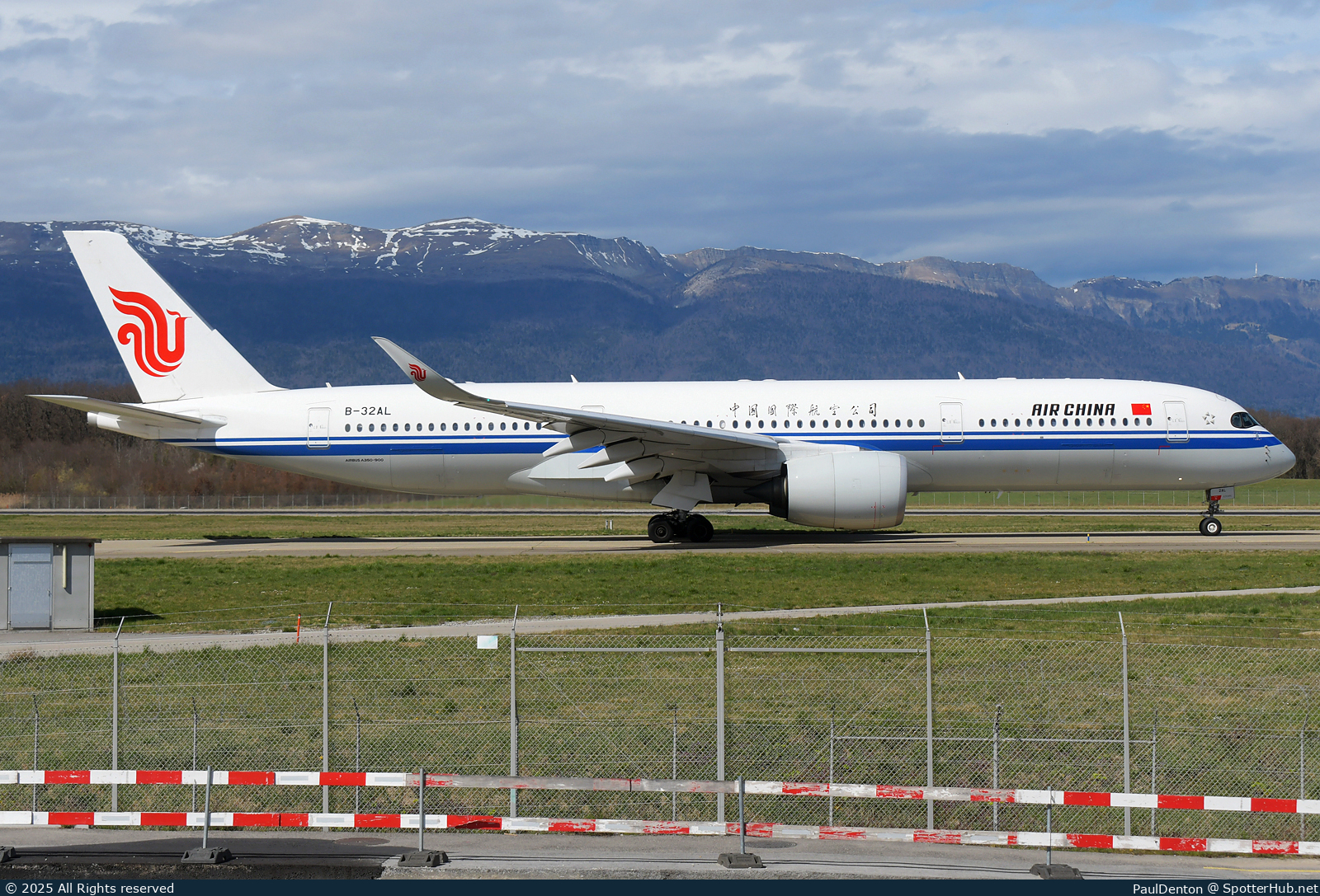 Photo of B-32AL - Airbus A350-941 operated by Air China