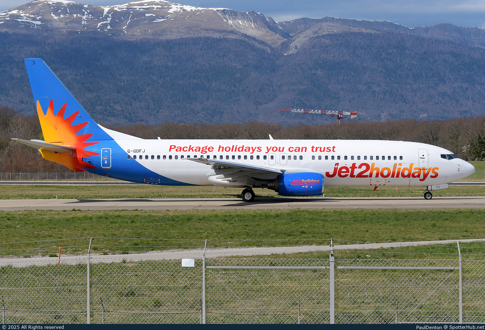 Photo of G-GDFJ - Boeing 737-804 operated by Jet2